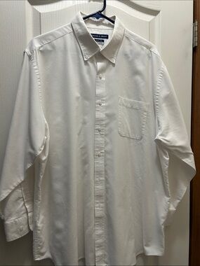 Preswick & Moore Men's White Button-Down Dress Shirt with Chest Pocket